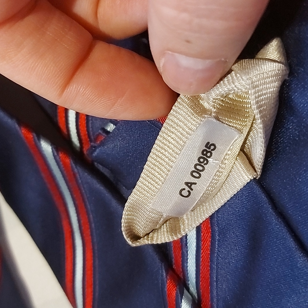 BURBERRY SILK TIE AUTHENTIC! - Picture 5 of 5